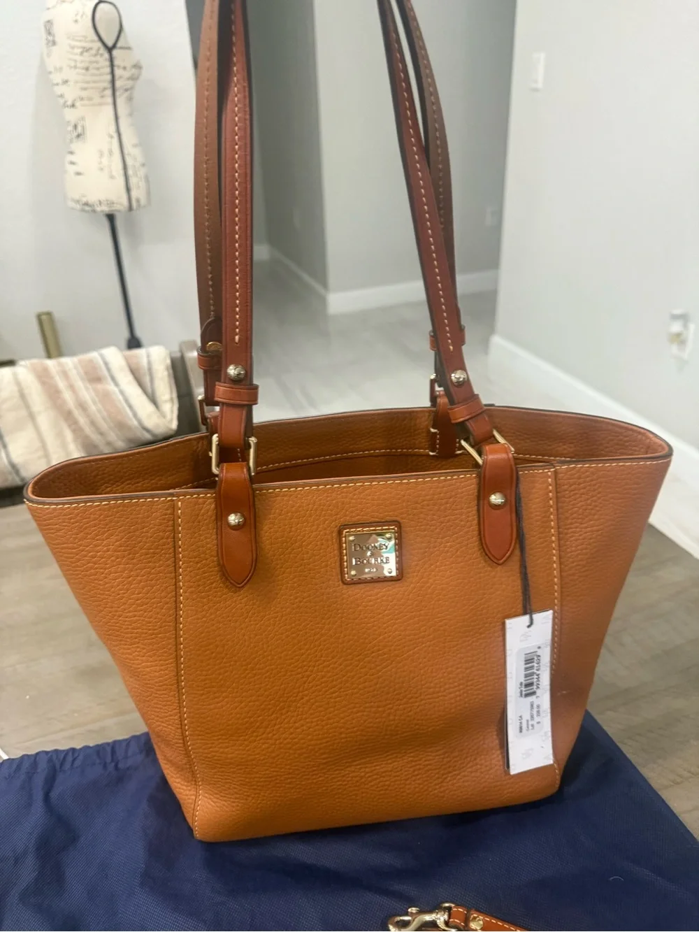 NWT Dooney Bourke Pebble Leather. Shopper Tote$ Wristlet Cognac Brown